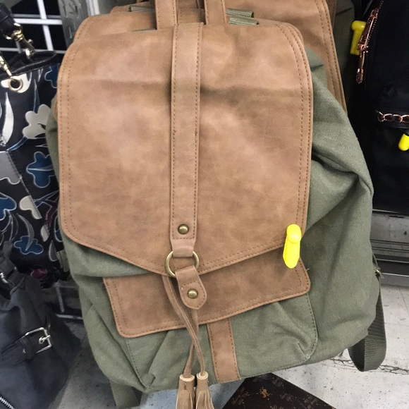 Back packs - Picture 5 of 6